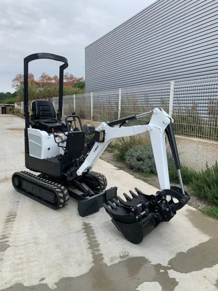 Microexcavadora Bobcat E08 1,1 t de ocasión 2013 con enganche rápido y 3 cucharones