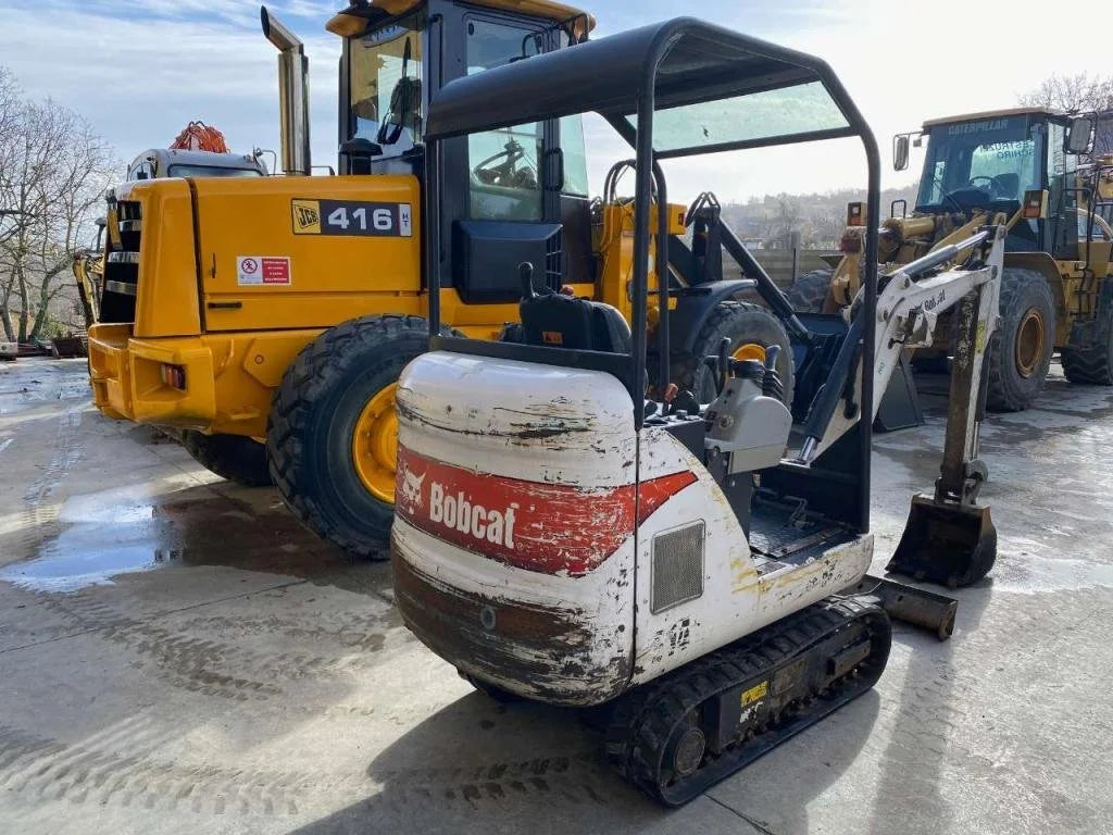 Miniexcavadora Bobcat E14 de 1,5 t de ocasión 2010 con martillo hidráulico, enganche rápido y 3 cucharas