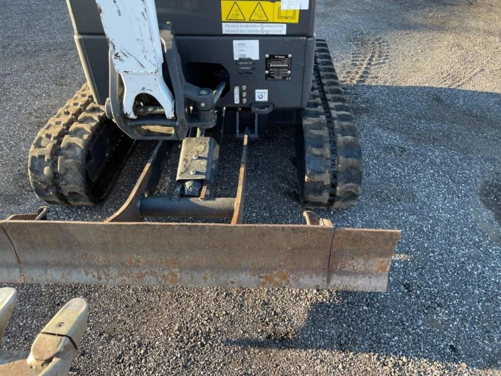 Miniexcavadora Compacta Bobcat E20 de 2 t de Ocasión 2017 con Enganche Rápido y 3 Cazos