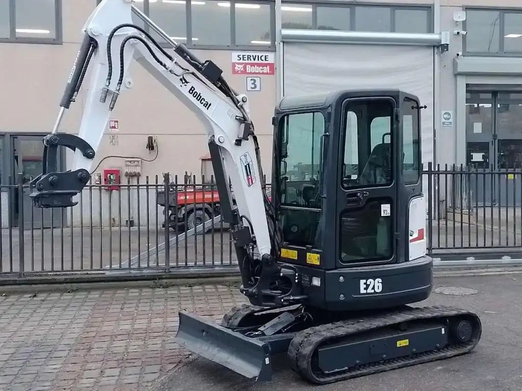 Miniexcavadora Bobcat E26 de 2,6 t de ocasión 2012 con enganche rápido y 3 cucharones
