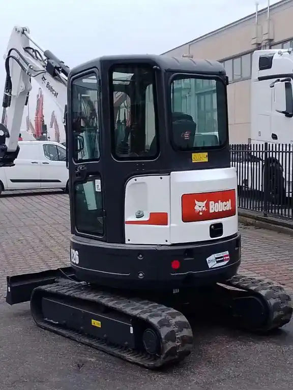 Miniexcavadora Bobcat E26 de 2,6 t de ocasión 2012 con enganche rápido y 3 cucharones
