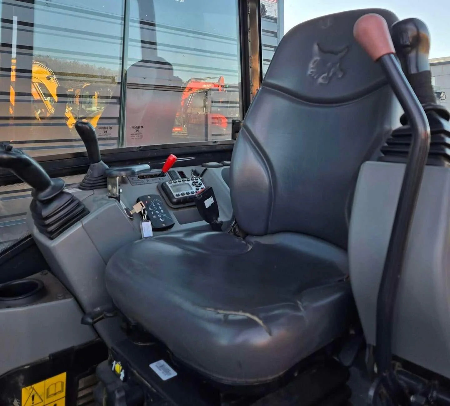 Miniexcavadora Bobcat E27z de 2,7 t de ocasión 2019 con 1788 h y enganche hidráulico