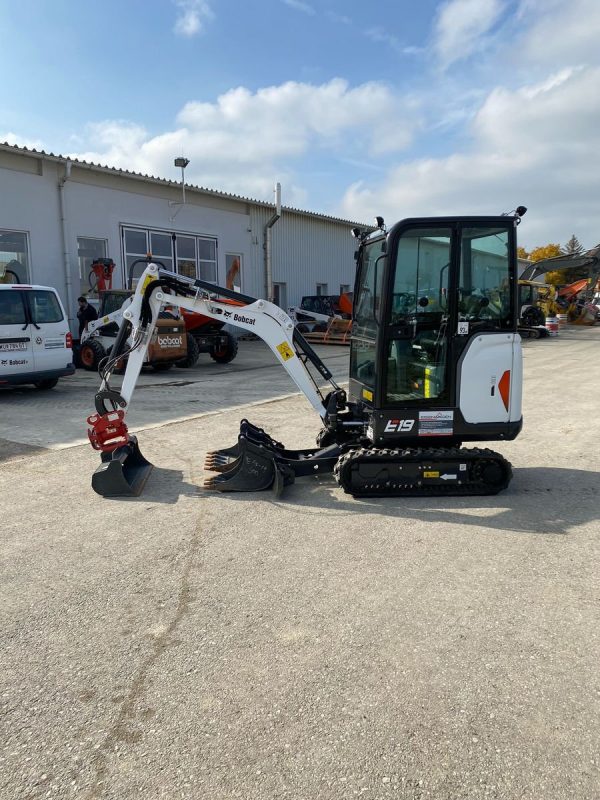 Miniexcavadora Bobcat E19 de 1,6 t usada 2019 con solo 850 h motor Mitsubishi