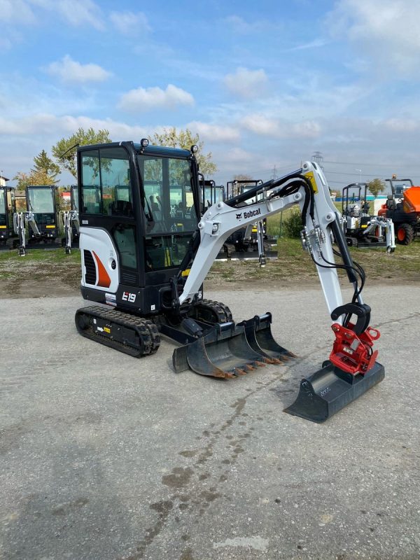 Miniexcavadora Bobcat E19 de 1,6 t usada 2019 con solo 850 h motor Mitsubishi