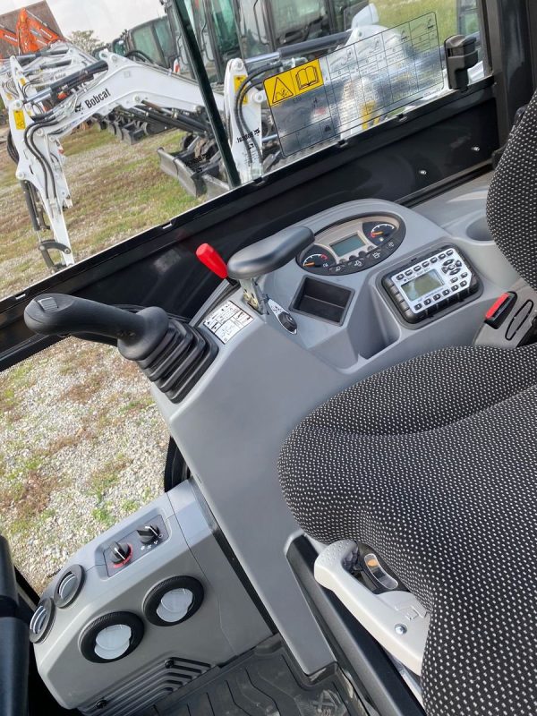 Miniexcavadora Bobcat E19 de 1,6 t usada 2019 con solo 850 h motor Mitsubishi