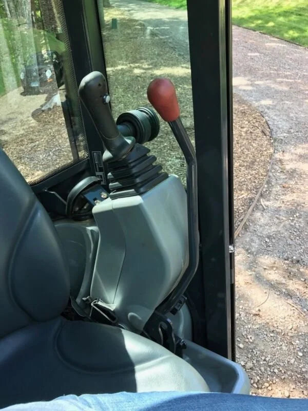Miniexcavadora Bobcat E20 de 1,8 t de ocasión 2015 con pulgar hidráulico y 3 cucharones