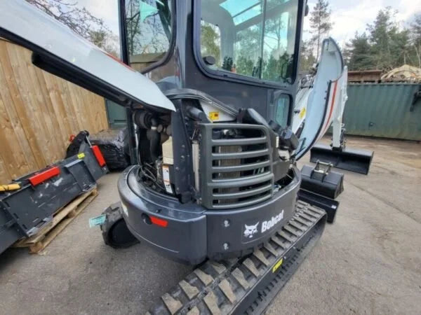 Miniexcavadora Bobcat E26 de 2,5 t de ocasión 2011 con chasis extensible y 3 cucharones