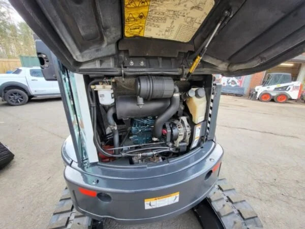 Miniexcavadora Bobcat E26 de 2,5 t de ocasión 2011 con chasis extensible y 3 cucharones