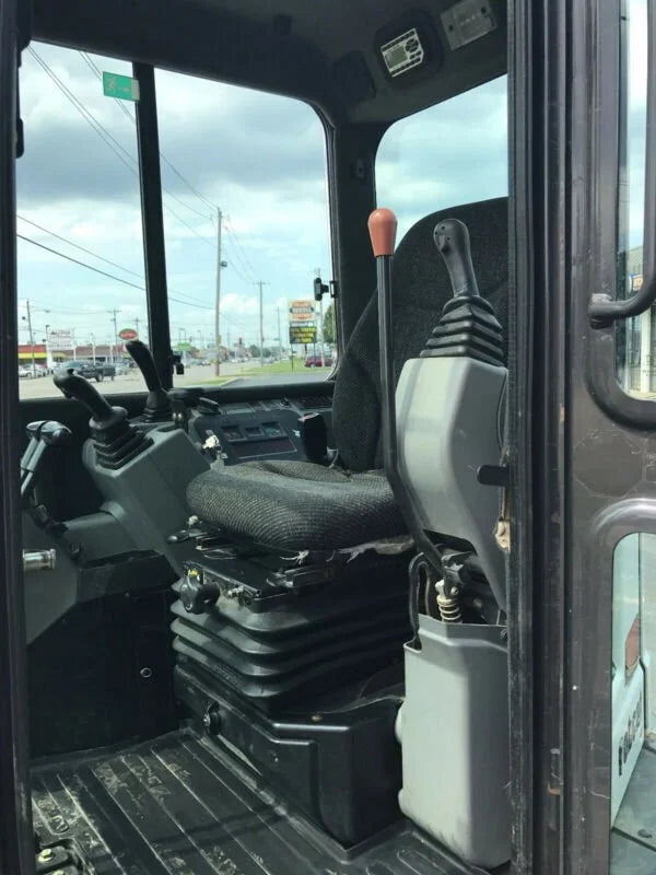 Miniexcavadora Bobcat E35 de 3,5 t de ocasión 2011 con pulgar hidráulico y 3 cucharones