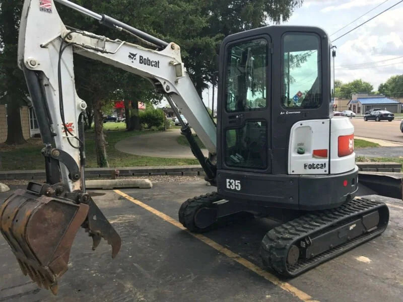 Miniexcavadora Bobcat E35 de 3,5 t de ocasión 2011 con pulgar hidráulico y 3 cucharones