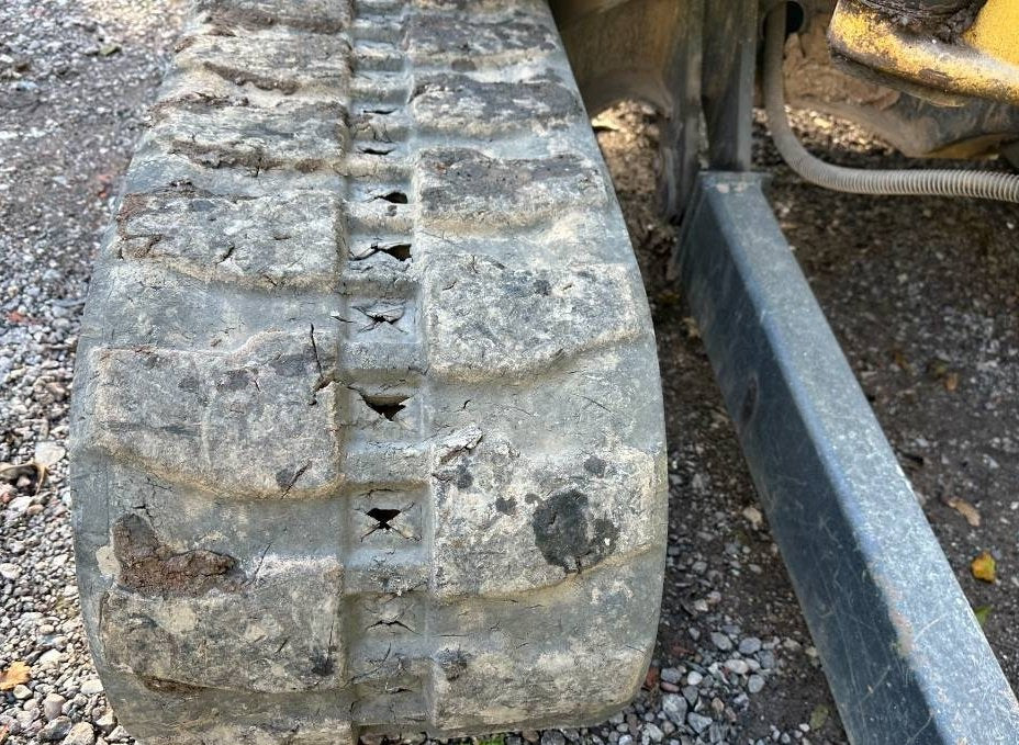 Miniexcavadora Caterpillar 305 E CR de 5 t usada de 2018 con 3502 h y cuchara de limpieza