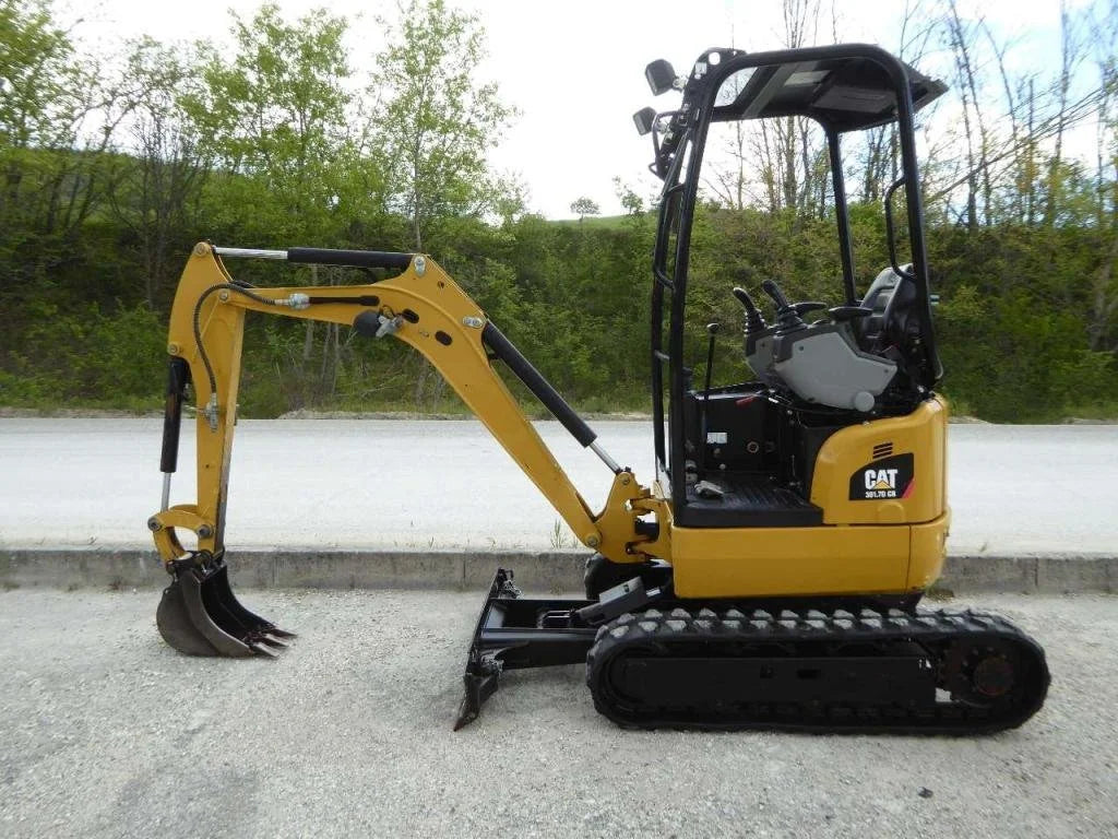 Miniexcavadora Caterpillar 301.7D CR de 1,7 t de ocasión 2017 con enganche rápido y 3 cucharones