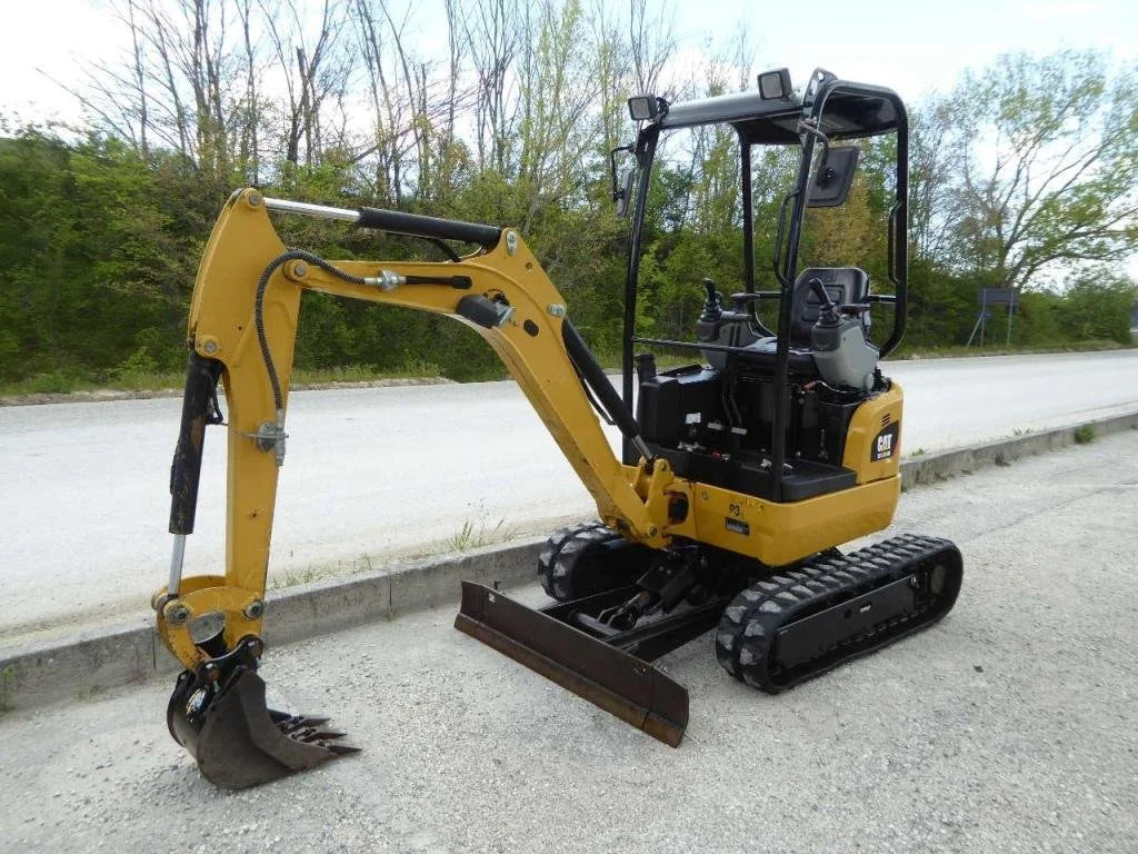 Miniexcavadora Caterpillar 301.7D CR de 1,7 t de ocasión 2017 con enganche rápido y 3 cucharones