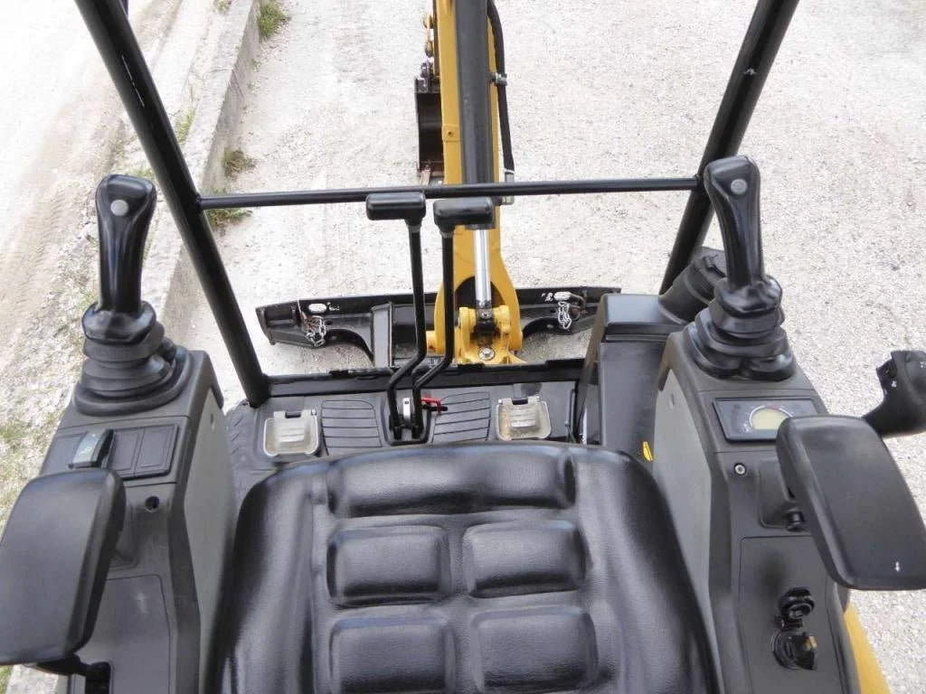 Miniexcavadora Caterpillar 301.7D CR de 1,7 t de ocasión 2017 con enganche rápido y 3 cucharones