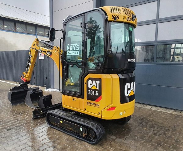 Miniexcavadora Caterpillar 301.6 de 1,8 t usada 2019 de 1870 h con enganche Lehnhoff