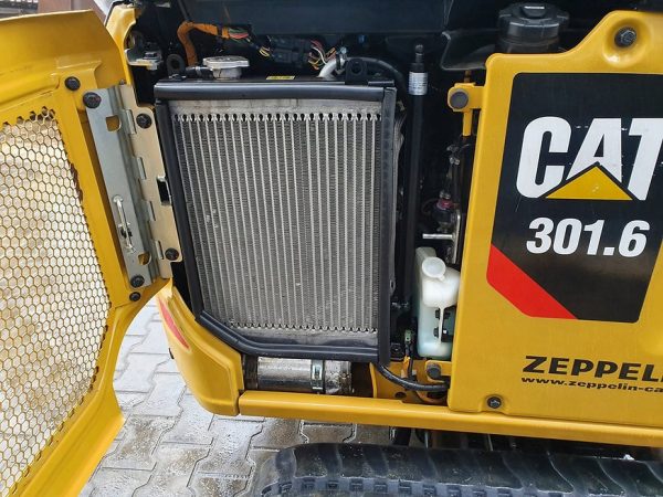 Miniexcavadora Caterpillar 301.6 de 1,8 t usada 2019 de 1870 h con enganche Lehnhoff