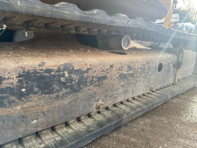Miniexcavadora Caterpillar 303.5E CR de 3,58 t usada 2013 de 5 555 h con 3 cucharones