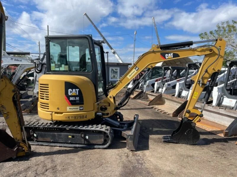 Miniexcavadora Caterpillar 303.5ECR 3,5 t usada 2015 cabina con aire acondicionado con 3 cucharones