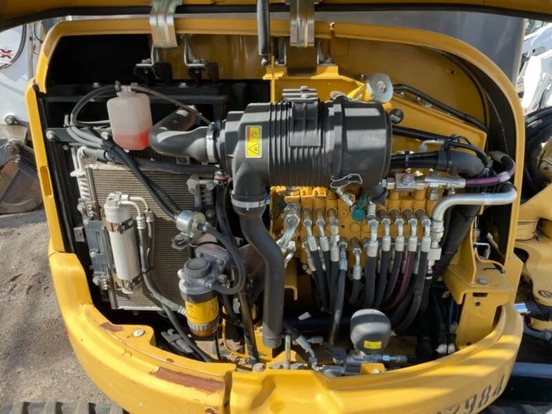 Miniexcavadora Caterpillar 303.5ECR 3,5 t usada 2015 cabina con aire acondicionado con 3 cucharones