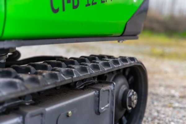 Mini excavadora eléctrica de litio Compartec CT-B 12 Li de 1,1 t usada, 108 h con 3 cucharones