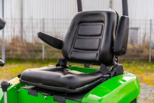 Mini excavadora eléctrica de litio Compartec CT-B 12 Li de 1,1 t usada, 108 h con 3 cucharones