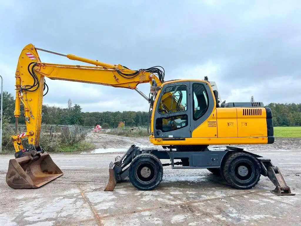 Doosan DX190W Excavadora de ruedas 18,2 t usada 2008 de 10 745 h con motor DL06