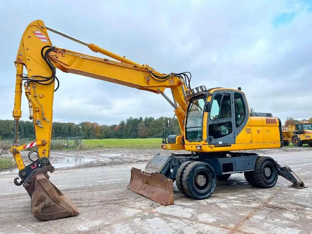 Doosan DX190W Excavadora de ruedas 18,2 t usada 2008 de 10 745 h con motor DL06