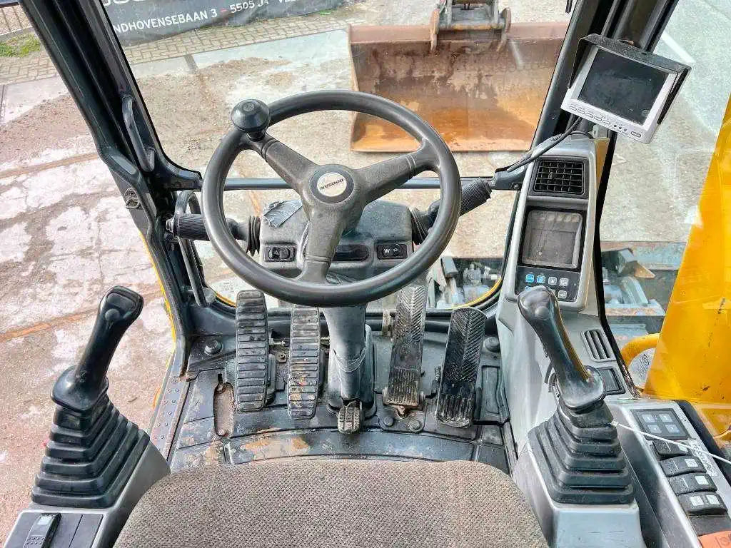 Doosan DX190W Excavadora de ruedas 18,2 t usada 2008 de 10 745 h con motor DL06