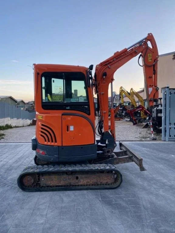 Miniexcavadora Doosan DX 27 Z de 2,8 t con giro cero de ocasión 2016, enganche rápido y 3 cucharones