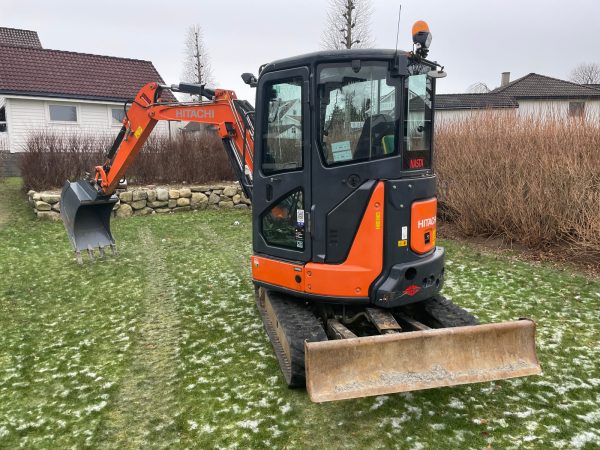 Miniexcavadora Hitachi ZX33U de 3,7 t de ocasión 2015 con 1480 h y doble circuito hidráulico