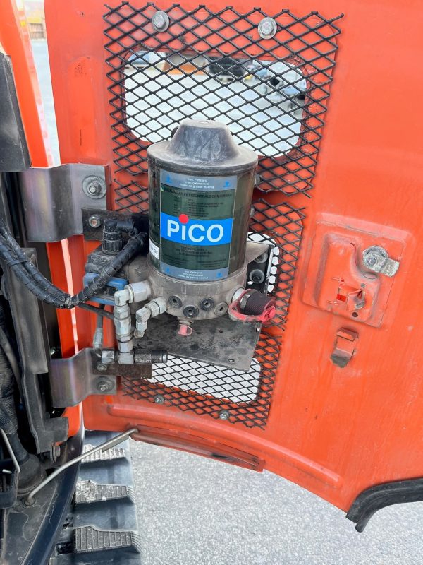 Miniexcavadora Hitachi ZX38-5A de 3,9 t usada 2017 con 1670 h, doble circuito hidráulico