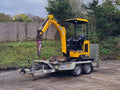 Miniexcavadora JCB 18z de 1,8 t usada de 2021 con 1798 h con remolque Ifor Williams