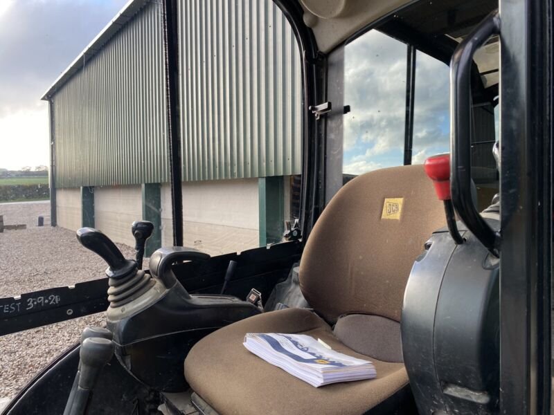 JCB 8026 CTS (2014) – Mini Excavadora 2,6T – Cabina Climatizada – 3 265 h