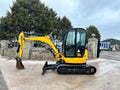 Miniexcavadora JCB 8030ZTS 2,8 t usada 2012 cabina cerrada de 3 216 h con 3 cucharones