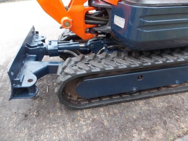 Kubota K008-3 Micro de Ocasión (2013) – Miniexcavadora 0,8T con Motor Nuevo – 2 694 h