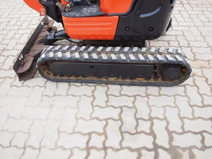 Miniexcavadora ultracompacta Kubota U10-3 de 1 tonelada, usada, año 2016, 2028 horas, con 3 cucharones
