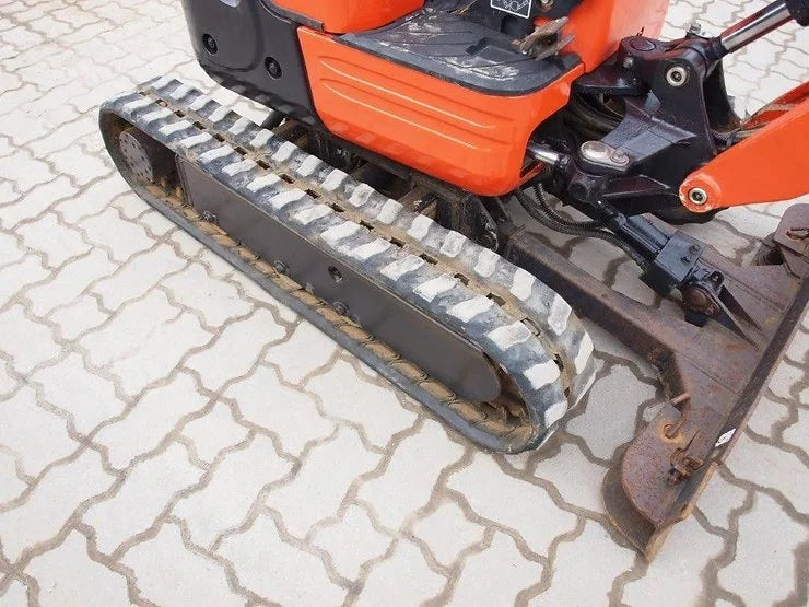 Miniexcavadora ultracompacta Kubota U10-3 de 1 tonelada, usada, año 2016, 2028 horas, con 3 cucharones