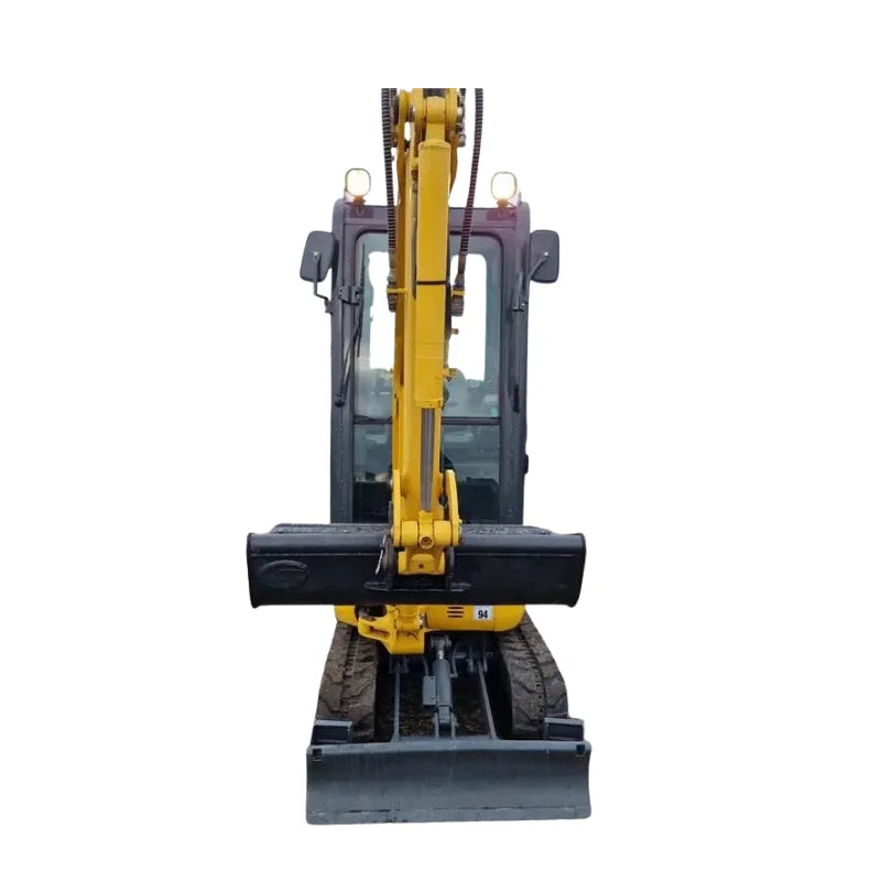 Miniexcavadora Komatsu PC 16 R 3HS 1,8 t vía variable — Motor 3D67E 11,6 kW — Usada 2018 — 1 800 h