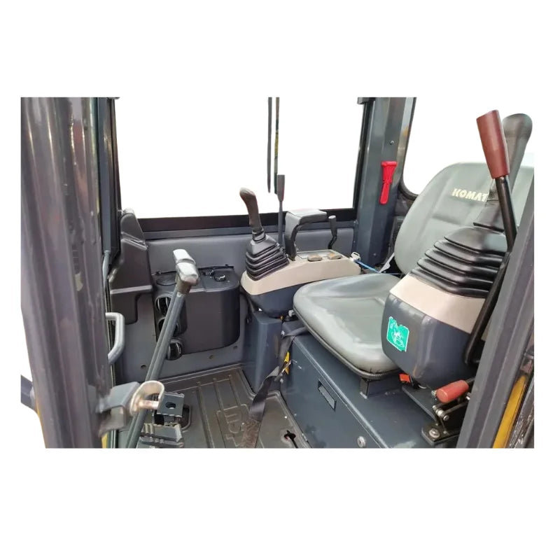 Miniexcavadora Komatsu PC 16 R 3HS 1,8 t vía variable — Motor 3D67E 11,6 kW — Usada 2018 — 1 800 h