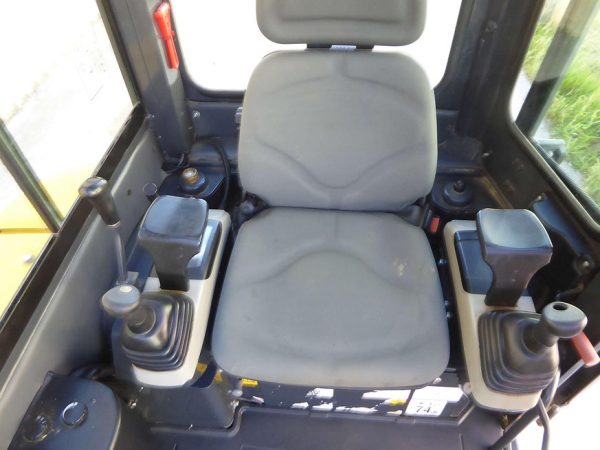 Miniexcavadora compacta Komatsu PC26MR-3 de 2,6 t, usada, 2017, 1055 h, con 3 cucharones