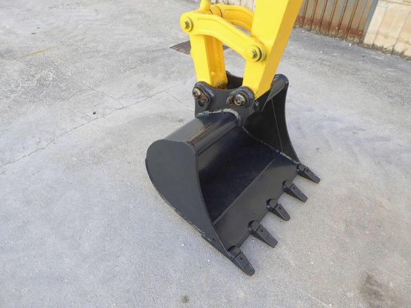 Miniexcavadora compacta Komatsu PC26MR-3 de 2,6 t, usada, 2017, 1055 h, con 3 cucharones