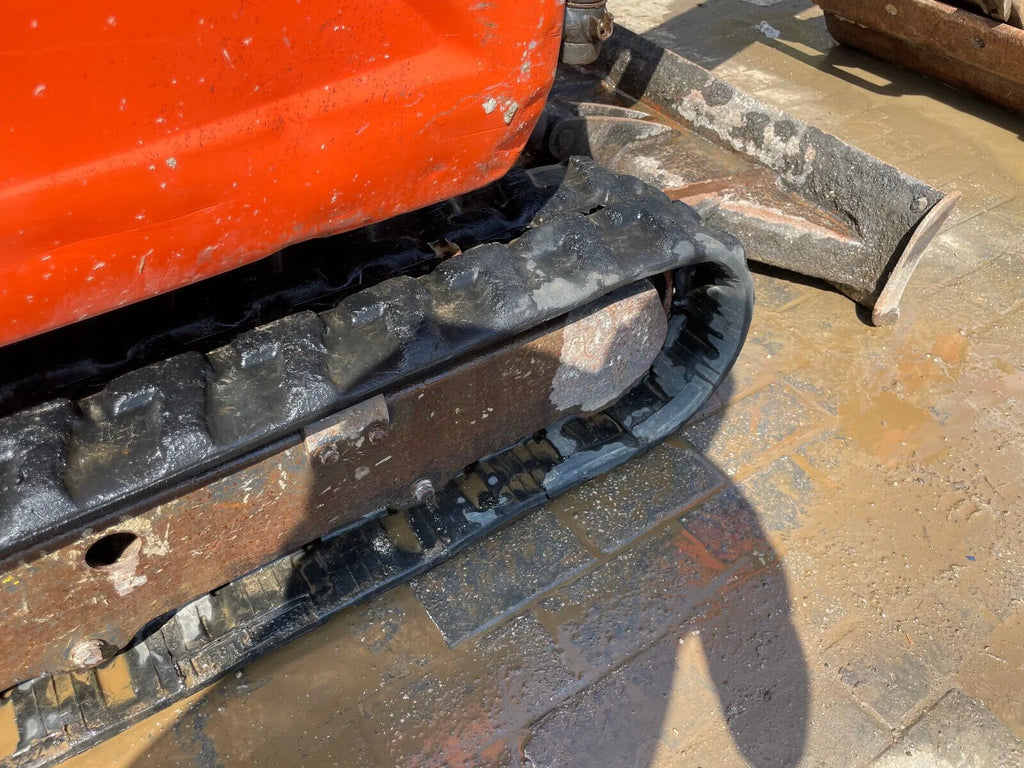 Miniexcavadora compacta Kubota KX 015-4 de 1,5 t usada 2013 con 3212 h y 3 cucharones