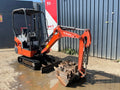 Miniexcavadora compacta Kubota KX 015-4 de 1,5 t usada 2013 con 3212 h y 3 cucharones