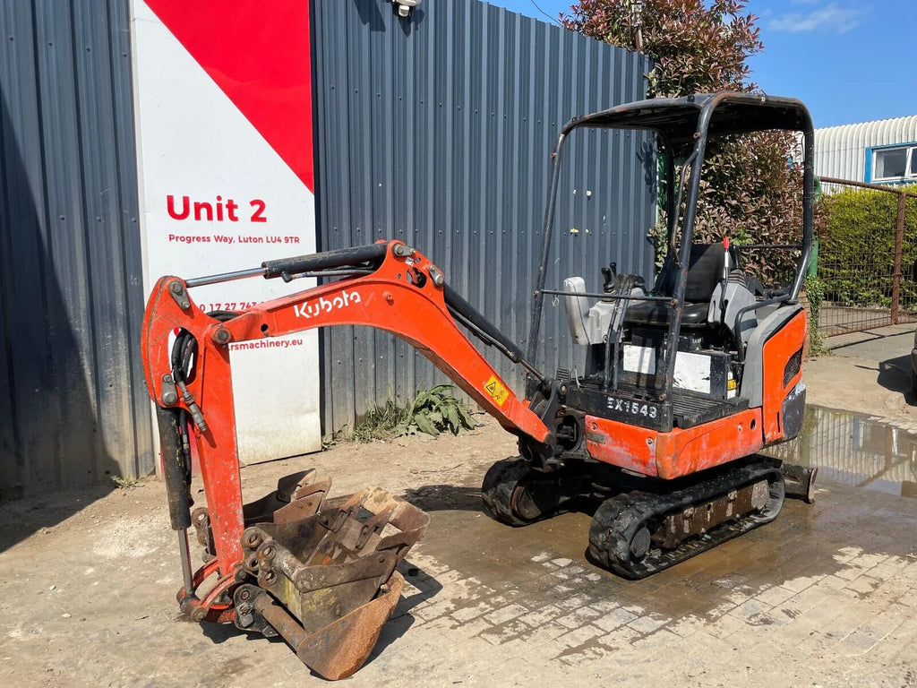 Miniexcavadora compacta Kubota KX 015-4 de 1,5 t usada 2013 con 3212 h y 3 cucharones