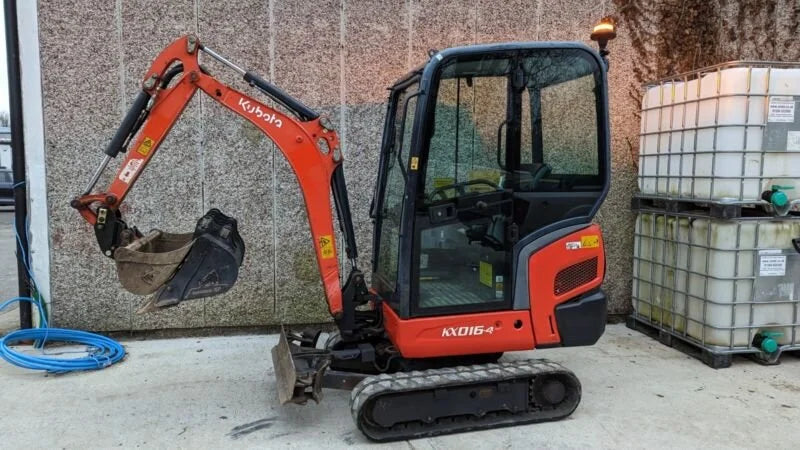 Miniexcavadora Kubota KX016-4 de 1,7 t de ocasión 2014 con cabina climatizada y 3 cucharones
