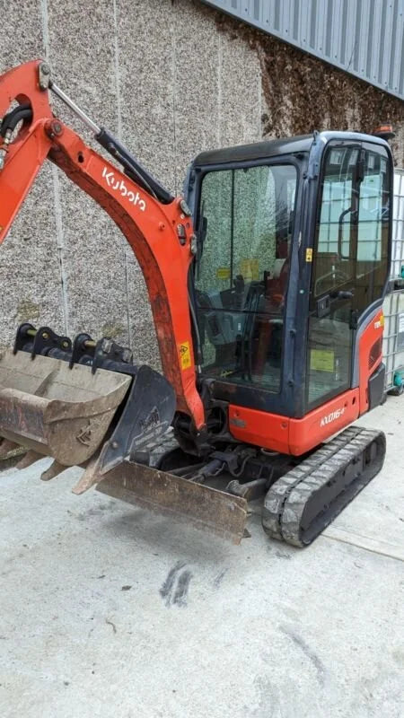 Miniexcavadora Kubota KX016-4 de 1,7 t de ocasión 2014 con cabina climatizada y 3 cucharones