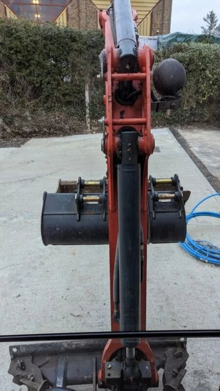 Miniexcavadora Kubota KX016-4 de 1,7 t de ocasión 2014 con cabina climatizada y 3 cucharones