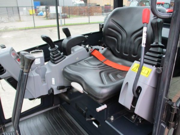 Miniexcavadora Kubota KX016-4 de 1,6 t usada 2022 de 179 h certificada CE con joysticks