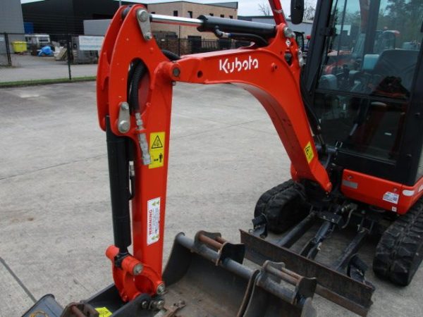 Miniexcavadora Kubota KX016-4 de 1,6 t usada 2022 de 179 h certificada CE con joysticks