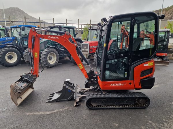 Miniexcavadora Kubota KX019-4 de 1,85 t usada 2019 con 1803 h sistema hidráulico auxiliar